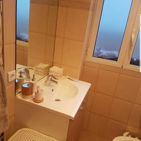 Проживание в семье Proche De Monaco *